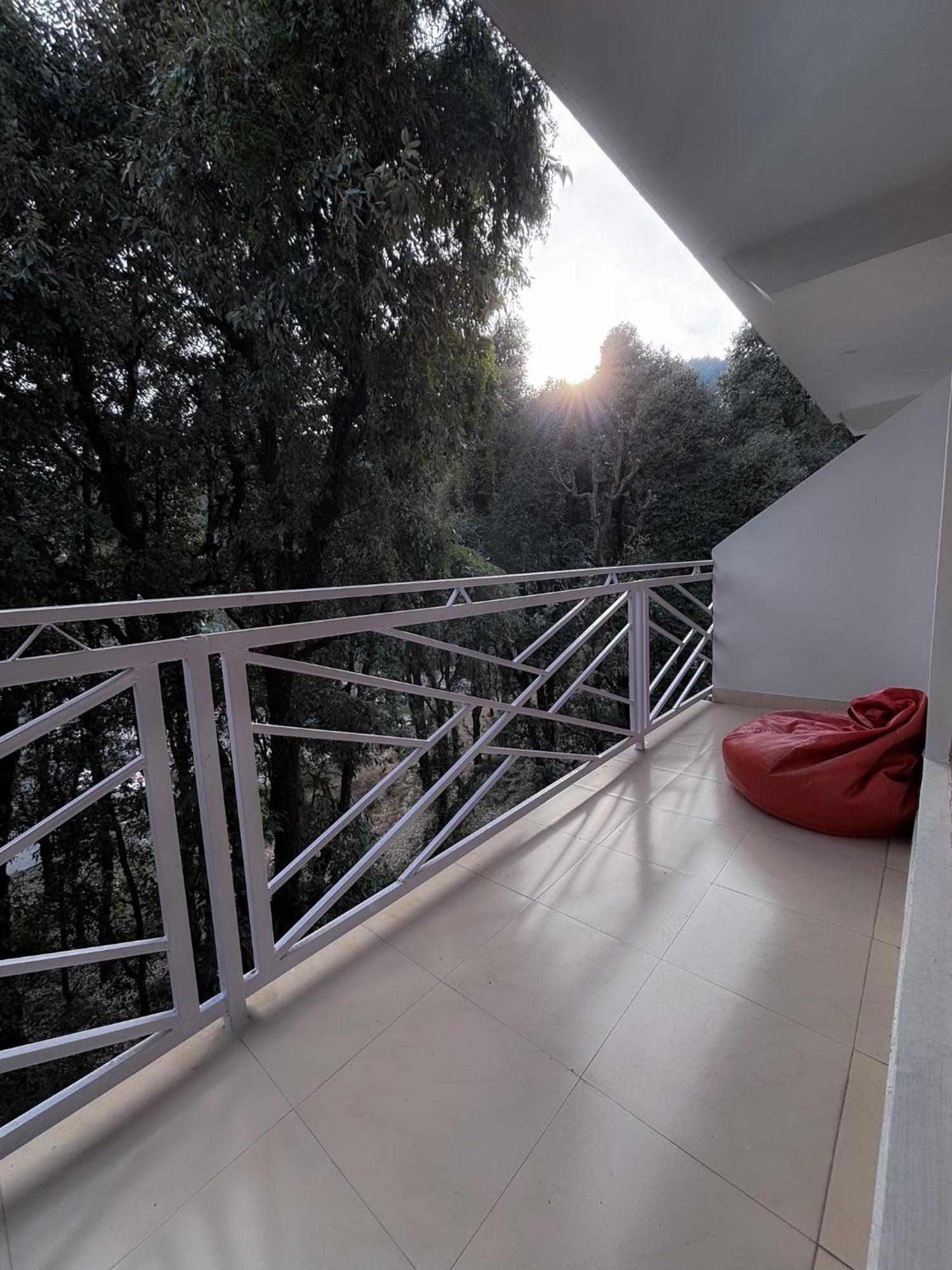 The Void - Dharamkot Apartment Dharamshala Phòng bức ảnh